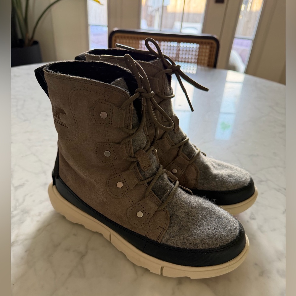 Sorel Women's Explorer 
Joan - Waterproof Boot